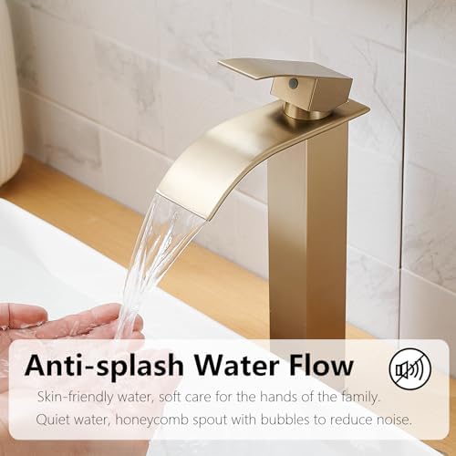 Bath_fixes Luxurious Gold Faucet With Waterfall Cascade